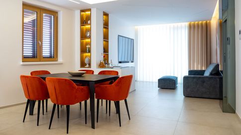 Open Space in stile moderno di 47 di GIOVANNI SELLITRI STUDIO