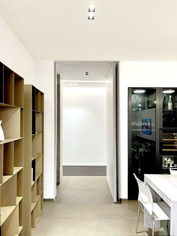 Open Space in stile moderno di 60 di B2Carchitetti Open Space in stile moderno di 60 di B2Carchitetti