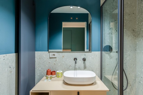 Bagno in stile contemporaneo di 3 di FCInteriorDesignStudio |