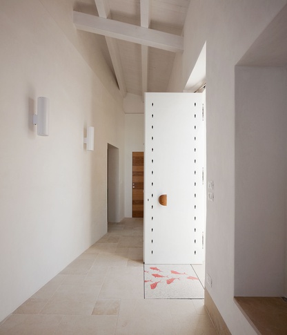 Ingresso in stile contemporaneo di 15 di Indice Creativo - Eva Grillo architetto