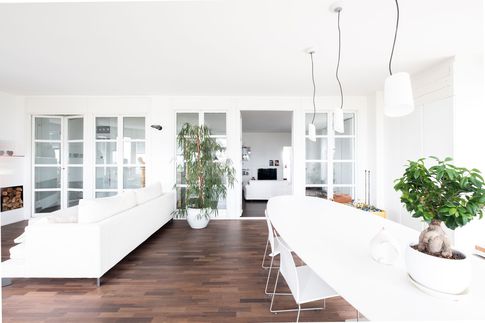 Veranda in stile moderno di 50 di Bossi Vigorito Building Interior