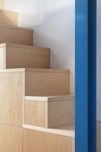 Open Space in stile contemporaneo di 35 di Giulia Dagheti Architetto