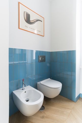 Bagno in stile contemporaneo di 6 di As architettura