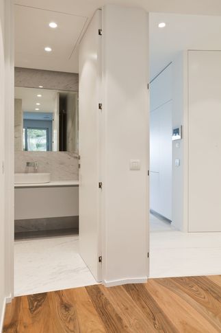 Camera da Letto in stile minimal di 9 di Ciliegio Esterno