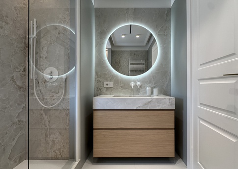 Bagno in stile contemporaneo di 6 di Studio Gaetano Riccardelli