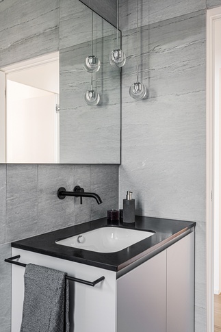 Bagno in stile moderno di 5 di NOMADE ARCHITETTURA