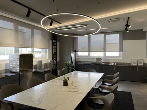 Open Space in stile moderno di 150 di BF interni Open Space in stile moderno di 150 di BF interni