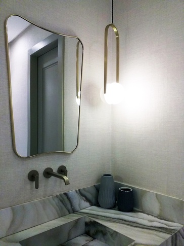Bagno in stile moderno di 7 di L2 Architettura