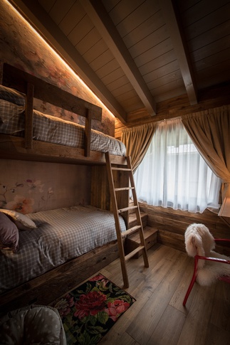 Camera da Letto in stile moderno di 12 di Elena Vigano' Architetto