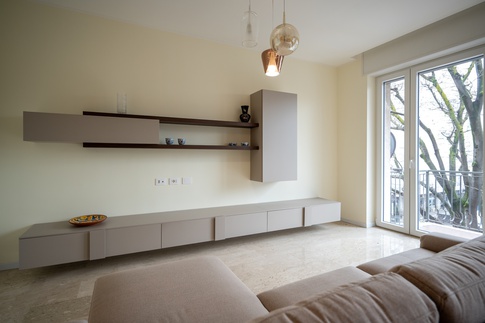 Soggiorno in stile moderno di 45 di Colab Design