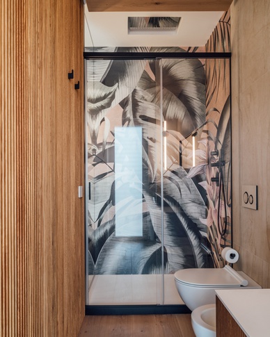 Bagno in stile contemporaneo di 5 di Francesco Cardano Interior Designer