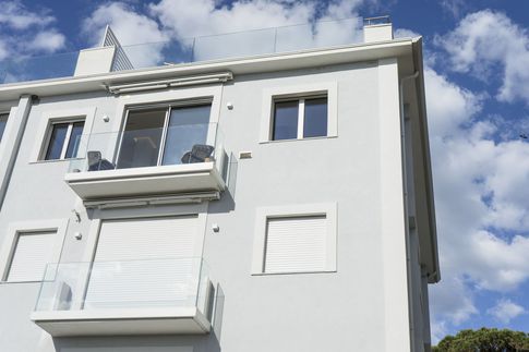Facciata in stile contemporaneo di null di 13GC_architekt