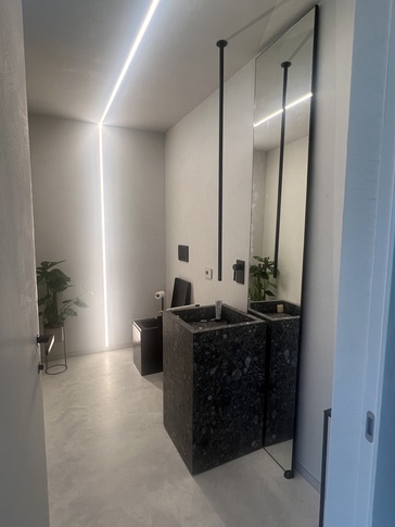 Bagno di Servizio in stile minimal di 7 di Diletta Castagna Studio