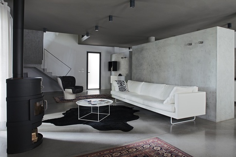 Open Space in stile moderno di 90 di COLLETTIVO_INVƎRSO