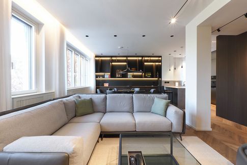 Soggiorno in stile moderno di 25 di Desearq studio - architettura e interior design