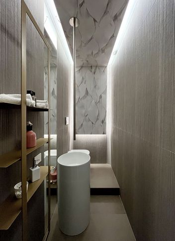 Bagno in stile moderno di 10 di B2Carchitetti