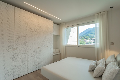 Camera da Letto in stile glamour di 12 di Alessandra Parolini Studio