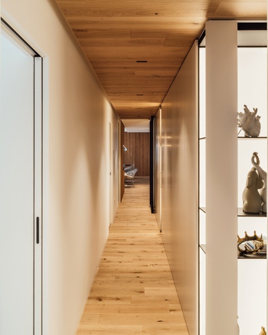 Corridoio in stile contemporaneo di 11 di Francesco Cardano Interior Designer