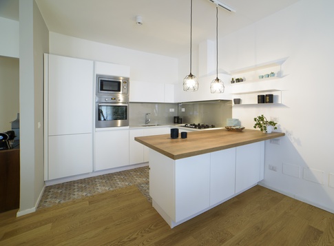 Open Space in stile contemporaneo di 44 di ELLE architetture | Luigi Longo architetto