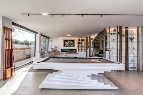 Open Space in stile moderno di 120 di MOB Architects