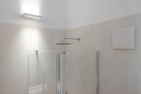 Bagno in stile contemporaneo di 15 di Arredamenti Andalo