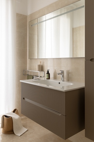 Bagno in stile contemporaneo di 6 di Alessia Provenzano architetto Bagno in stile contemporaneo di 6 di Alessia Provenzano architetto