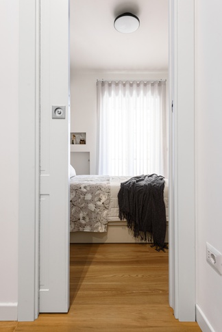 Camera da Letto in stile contemporaneo di 14 di srv.architetti