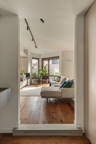 Open Space in stile moderno di 61 di Chantal Forzatti architetto