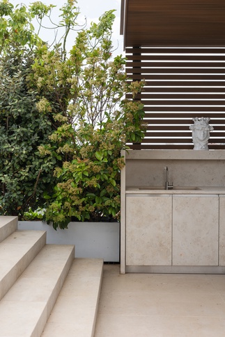 Terrazza in stile contemporaneo di 100 di Abitacolo Interni