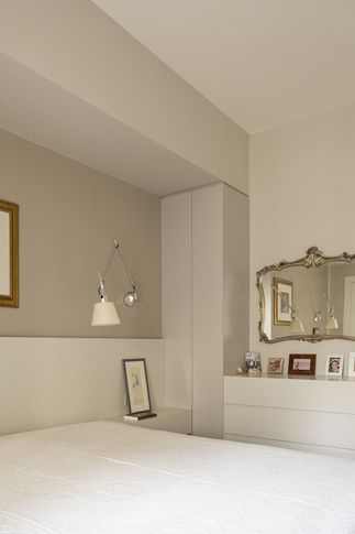 Camera da Letto in stile contemporaneo di 14 di Michela Cordisco Studio