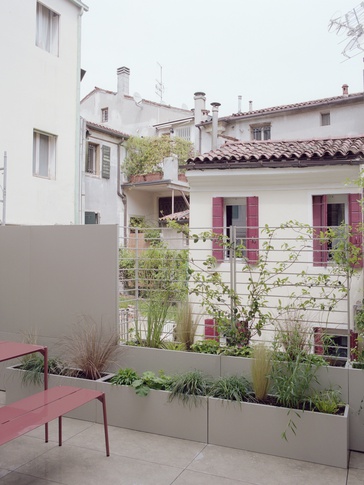 Terrazza in stile minimal di 22 di vianello gasparin progetti