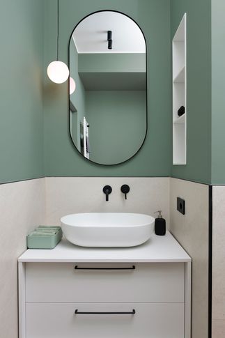 Bagno in stile moderno di 4 di atrestudio