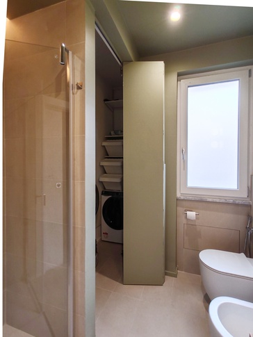 Bagno in stile contemporaneo di 6 di Rossana Alfieri Architetto Bagno in stile contemporaneo di 6 di Rossana Alfieri Architetto
