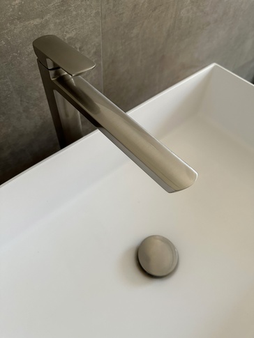 Bagno in stile moderno di 5 di Fei Atelier