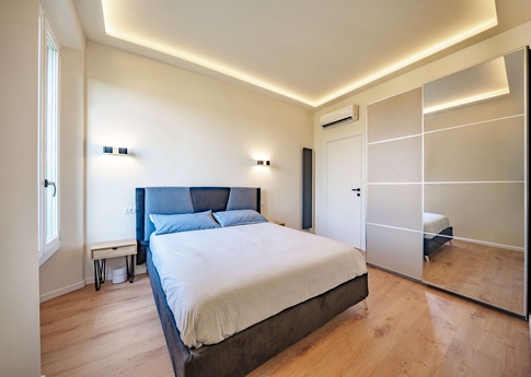 Camera da Letto in stile moderno di 14 di Gianluca Chiocca Interior Design Studio