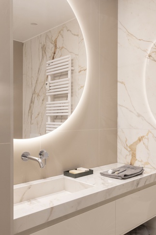 Bagno in stile moderno di 4 di Chantal Forzatti architetto