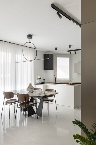 Open Space in stile moderno di 40 di Chantal Forzatti architetto