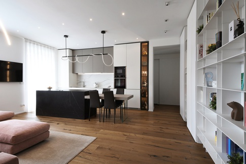 Open Space in stile contemporaneo di 39 di kkarchitecture