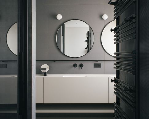 Bagno in stile minimal di 6 di Didonè Comacchio Architects