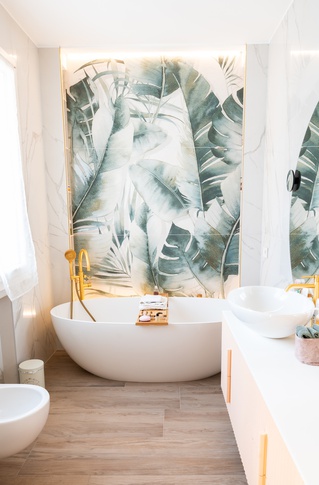 Bagno in stile urban jungle di 6 di AD Design