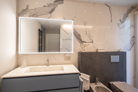 Bagno in stile contemporaneo di 6 di Architetto Zavagnini Daniele
