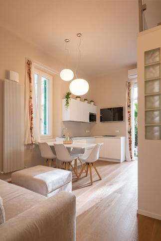 Open Space in stile contemporaneo di 22 di Micro Interior Design
