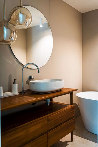 Bagno in stile mediterraneo di 9 di Eligio Torre Design Office
