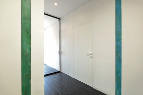 Open Space in stile contemporaneo di 65 di Paolo Basco Architetto Open Space in stile contemporaneo di 65 di Paolo Basco Architetto