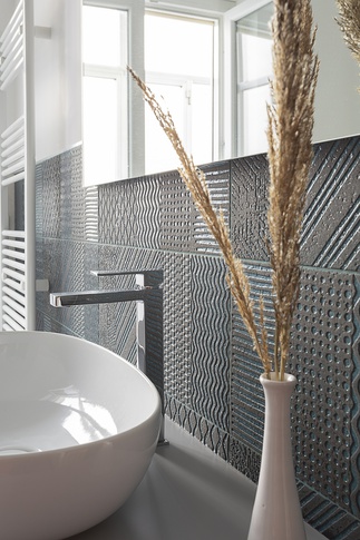 Bagno in stile minimal di 8 di Architettura 42