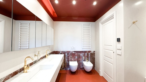 Bagno in stile eclettico di 10 di Studio Gaetano Riccardelli