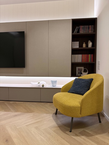 Soggiorno in stile contemporaneo di 18 di Ester Barboni architetto