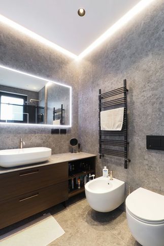 Bagno di Servizio in stile moderno di 6 di Desearq studio - architettura e interior design Bagno di Servizio in stile moderno di 6 di Desearq studio - architettura e interior design