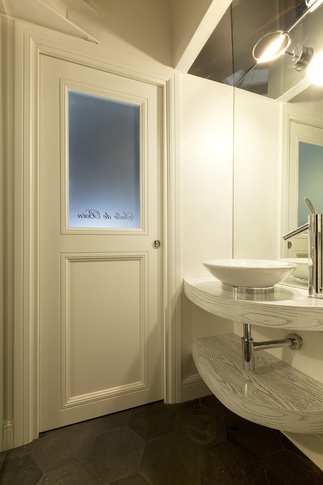 Bagno in stile moderno di 3 di Archifacturing - Sara Cimarelli & Giorgio Opolka architetti