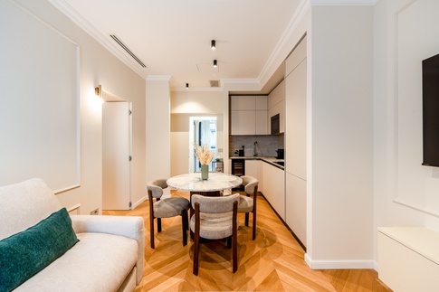 Open Space in stile contemporaneo di 18 di FCInteriorDesignStudio | Open Space in stile contemporaneo di 18 di FCInteriorDesignStudio |